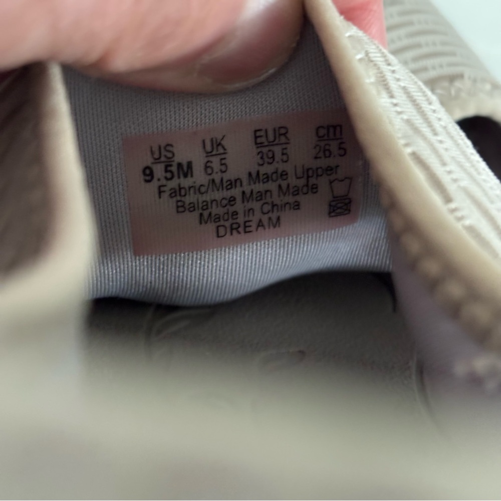 BZees Dream Sandal Beige 9.5 Synthetic Sole Hook and Loop Closure Machine Wash - Picture 9 of 14